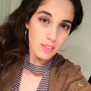 Meet your Posher, Alejandra